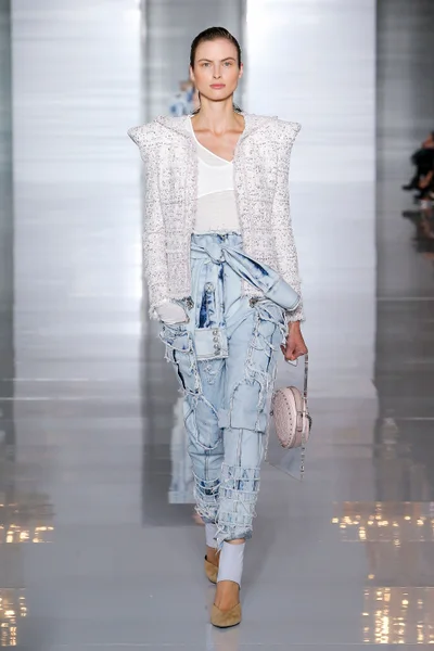 Look 35